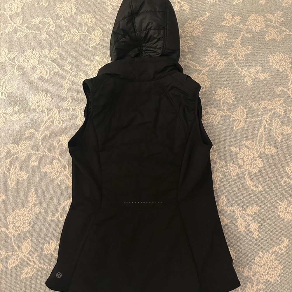 lululemon athletica Black Hooded Quilted-Panel Vest